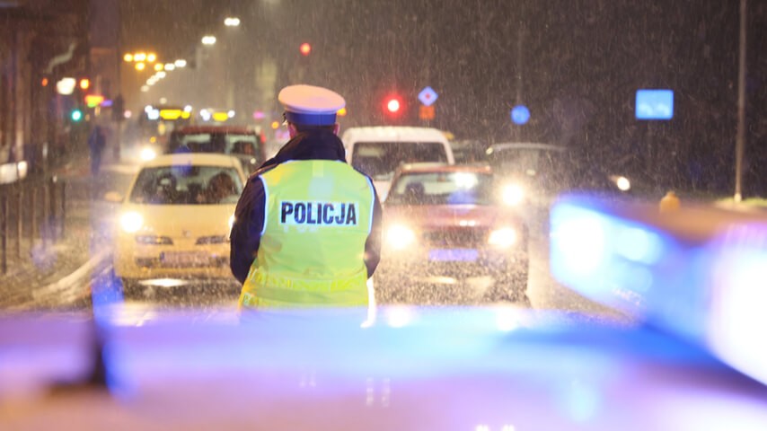 Kontrola policji w na polskich drogach w zimę